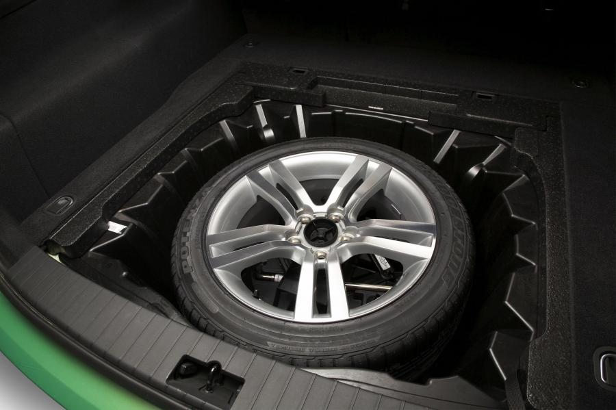  Holden Commodore VE SV6 Sportwagon 2008 года  (фото 4 из 24)